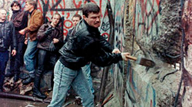 ‘Mr. Gorbachev, tear down this wall!’